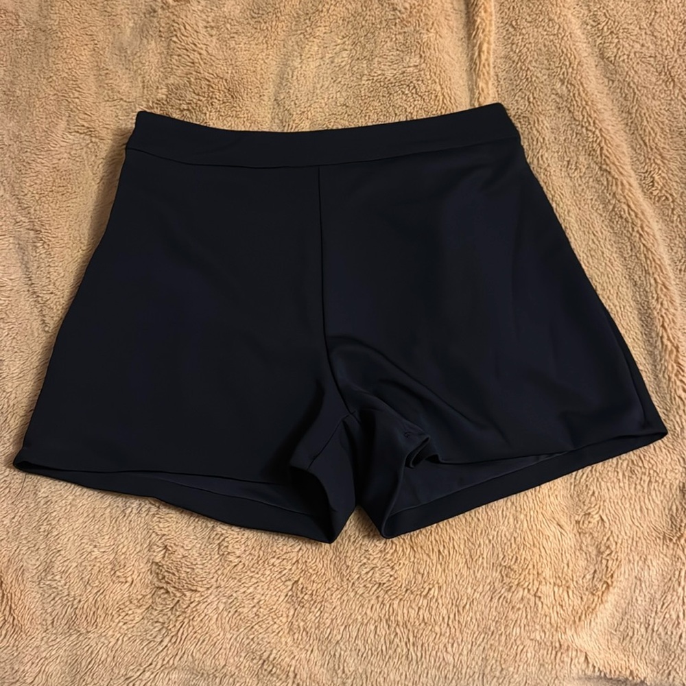 Vi Vi black dressy shorts with lined women's size L